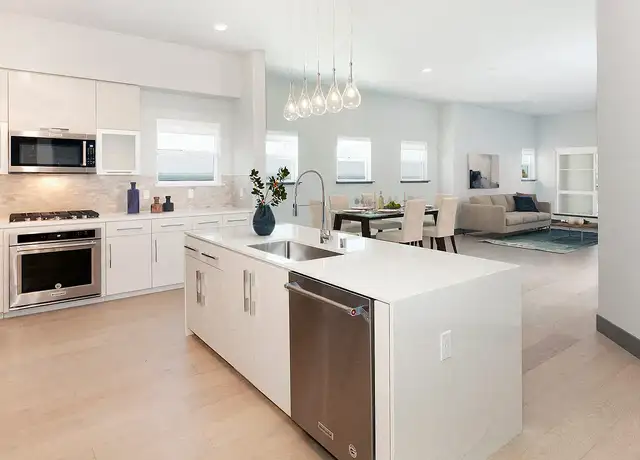 Photo of 1 Blu Harbor Blvd, Redwood City, CA 94063