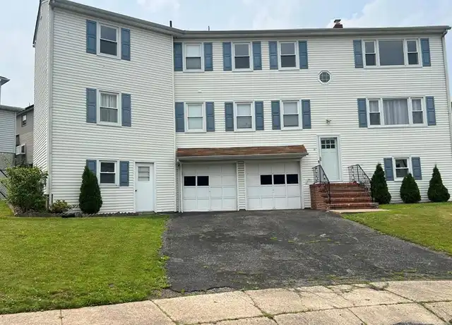 Property at 81 Garden Dr Unit 2, Elmwood Park, NJ, 07407, 3 beds, 1 bath, [object Object]