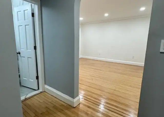Property at 1 Larchmont Ave Unit 1, Larchmont, NY, 10538, 1 bed, 1 bath, [object Object]