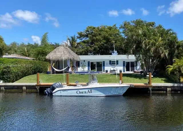 Property at 220 SE 9th St, Pompano Beach, FL, 33060, 3 beds, 2 baths, [object Object]