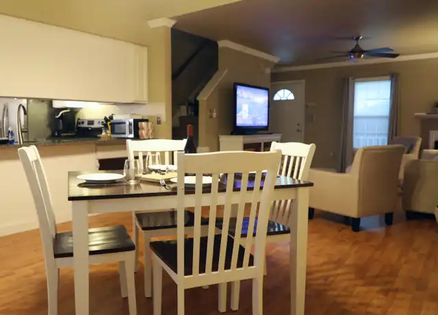 Property at 206 Winners Cir S Unit 206, Jacksonville, NC, 28546, 2 beds, 2.5 baths, [object Object]