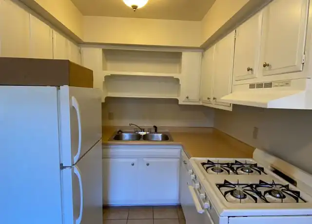 Property at 2069 N Cambridge Ave Unit 215, Milwaukee, WI, 53202, 1 bed, 1 bath, [object Object]