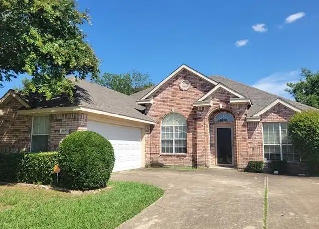 Property at 1020 Parkwood Trl, Mesquite, TX, 75149, 4 beds, 2 baths, [object Object]