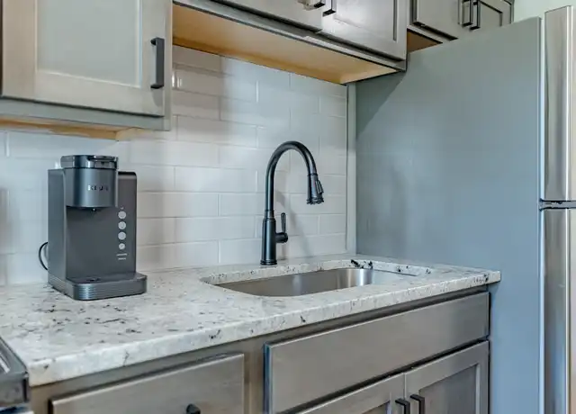 Property at 422 Lexington Ave Unit 18, Elizabethtown, KY, 42701, 2 beds, 1 bath, [object Object]