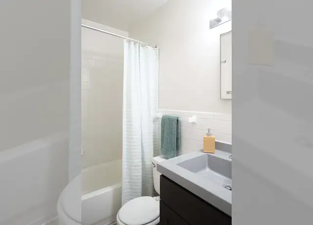 Photo of 1980 Pauline Blvd, Ann Arbor, MI 48103