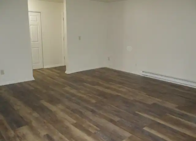 Property at 2101 NE Kane Dr, Gresham, OR, 97030, 2 beds, 1 bath, [object Object]