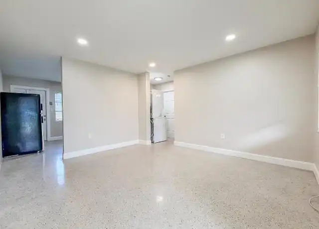 Property at 713 N 25th St, Fort Pierce, FL, 34947, 2 beds, 1 bath, [object Object]