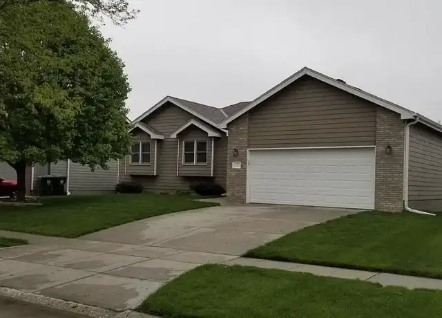 Property at 7710 S 33rd St, Lincoln, NE, 68516, 5 beds, 3 baths, [object Object]