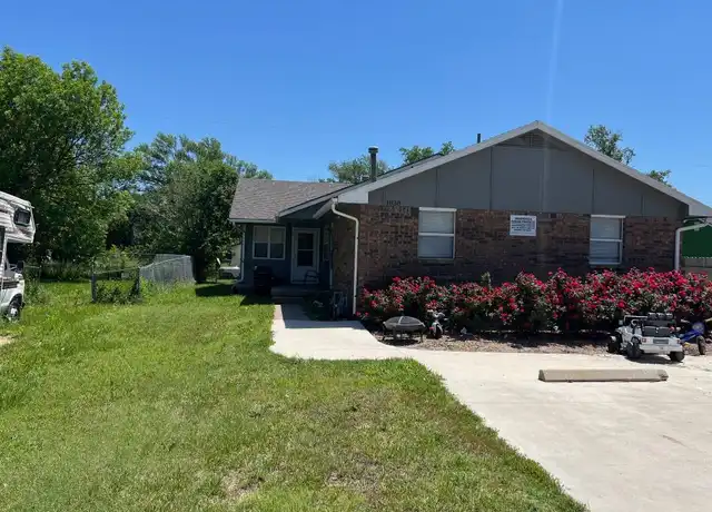 Property at 1838 S Saint Clair Ave, Wichita, KS, 67213, 2 beds, 1 bath, [object Object]