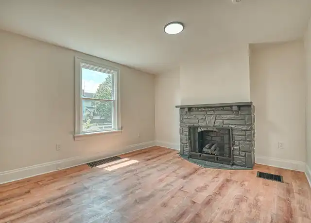 Property at 1466 Manchester Ave, Columbus, OH, 43211, 2 beds, 1 bath, [object Object]