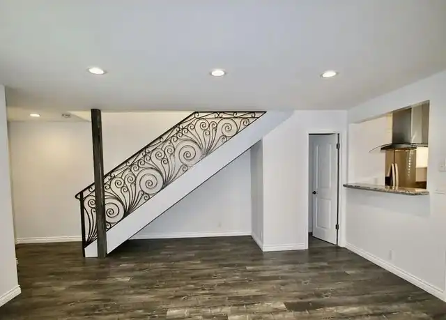 Property at 3 Santa Monica Pier Unit 3, Santa Monica, CA, 90404, 2 beds, 2.5 baths, [object Object]