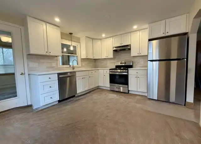 Property at 32 Forest St, Watertown, MA, 02472, 3 beds, 1 bath, [object Object]