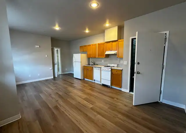 Property at 1015 9th St, Bremerton, WA, 98337, 1 bed, 1 bath, [object Object]