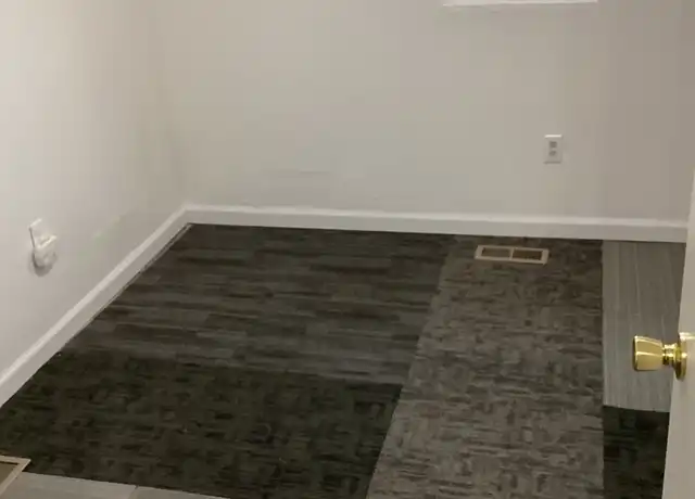 Property at 952 Walnut St, Charleston, WV, 25387, 2 beds, 1 bath, [object Object]