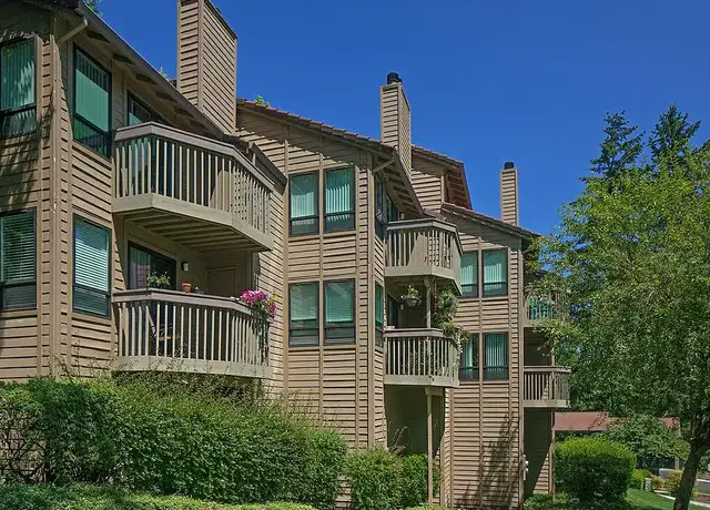 Photo of 200 Greenridge Dr, Lake Oswego, OR 97035