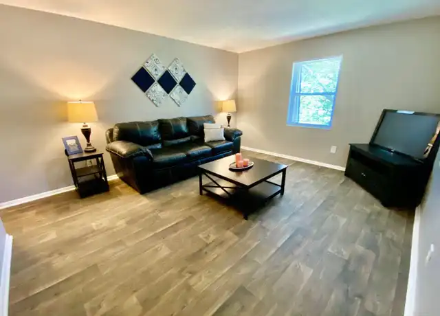 Property at 445 Appleyard Dr Unit EP C3-8, Tallahassee, FL, 32304, 1 bed, 1 bath, [object Object]
