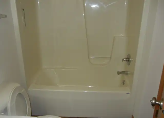 Property at 1321 New York Ave, Superior, WI, 54880, 2 beds, 1 bath, [object Object]