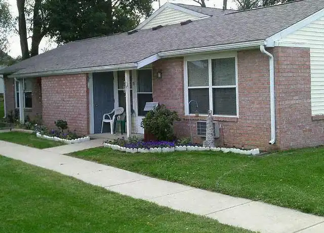 Property at Carthage Manor Apartments - 28 Manor Dr, Carthage, IN, 46115, 1-2 bed, 1 bath, [object Object]