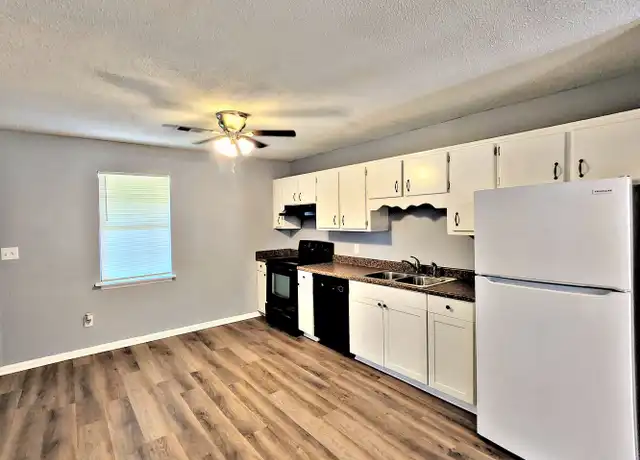 Property at 1801 Tower St SE Apt 3, Decatur, AL, 35601, 2 beds, 1 bath, [object Object]