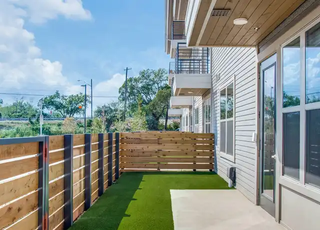 Property at 1125 Shady Ln Unit B7-97, Austin, TX, 78721, 3 beds, 2 baths, [object Object]