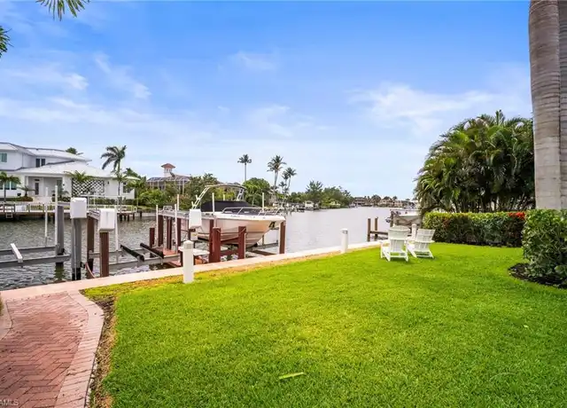 Property at 2100 Gulf Shore Blvd N #220, Naples, FL, 34102, 2 beds, 2 baths, [object Object]