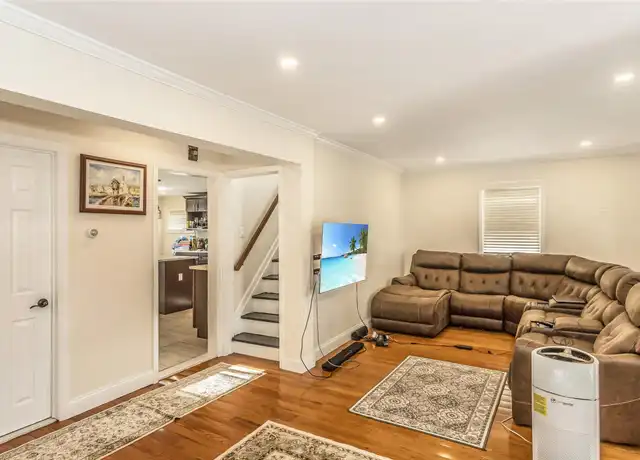 Property at 44 Ruxton St, New Hyde Park, NY, 11040, 4 beds, 3 baths, [object Object]