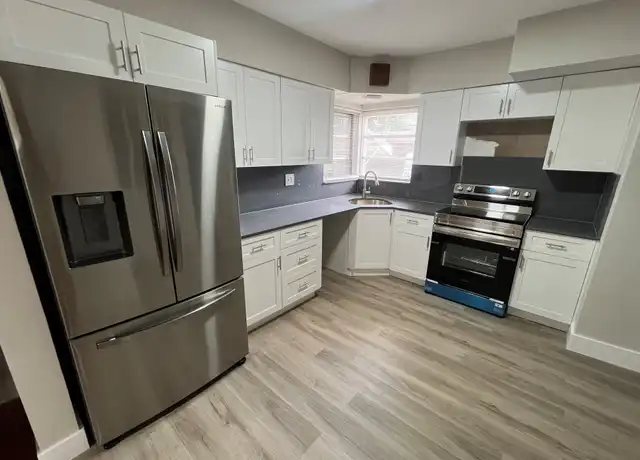 Property at 442 SE 3rd St, Hialeah, FL, 33010, 3 beds, 2 baths, [object Object]