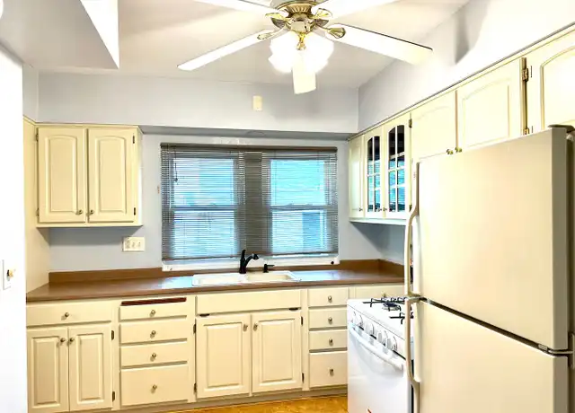 Property at 2320 E 2nd St Unit 1 (Lower), Duluth, MN, 55812, 2 beds, 1 bath, [object Object]