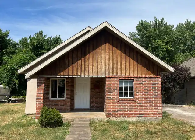 Property at 445 S Newton Ave, Springfield, MO, 65806, 2 beds, 1 bath, [object Object]