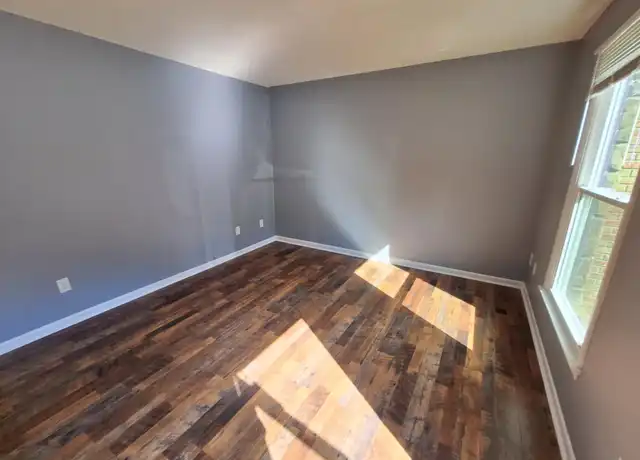 Property at 323 Emerald Dr Unit 323, Bristol, VA, 24201, 2 beds, 1.5 baths, [object Object]