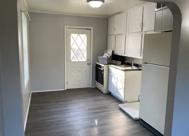 Property at 958 S 35th St Unit 960, Manitowoc, WI, 54220, 2 beds, 1 bath, [object Object]