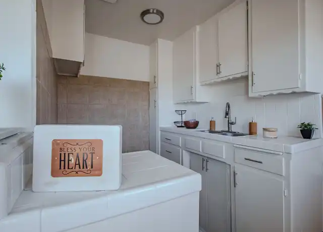 Property at 1040 Ximeno Ave Unit 6, Long Beach, CA, 90804, 1 bed, 1 bath, [object Object]