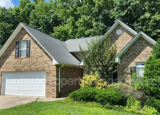 Property at 824 Willet Ct, Boiling Springs, SC, 29316, 3 beds, 2 baths, [object Object]