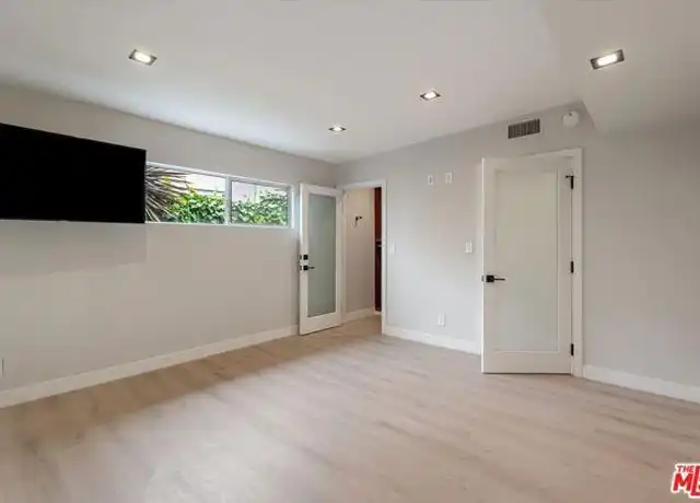 Property at 10650 Putney Rd, Los Angeles, CA, 90064, 3 beds, 2 baths, [object Object]