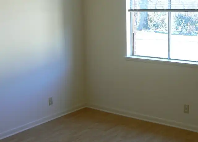 Property at 1722 E Cherry St Unit E28, Springfield, MO, 65802, 2 beds, 1 bath, [object Object]