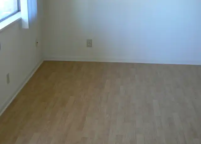 Property at 1722 E Cherry St Unit E28, Springfield, MO, 65802, 2 beds, 1 bath, [object Object]