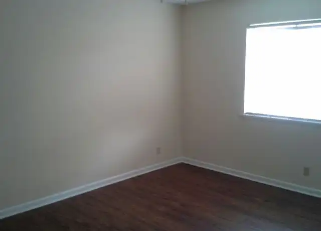 Property at 1722 E Cherry St Unit E28, Springfield, MO, 65802, 2 beds, 1 bath, [object Object]