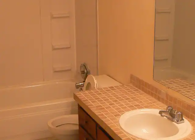 Property at 1722 E Cherry St Unit E28, Springfield, MO, 65802, 2 beds, 1 bath, [object Object]