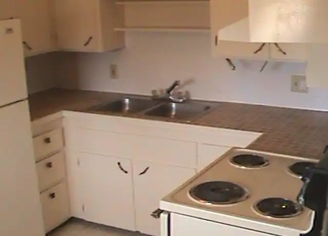 Property at 1722 E Cherry St Unit E28, Springfield, MO, 65802, 2 beds, 1 bath, [object Object]