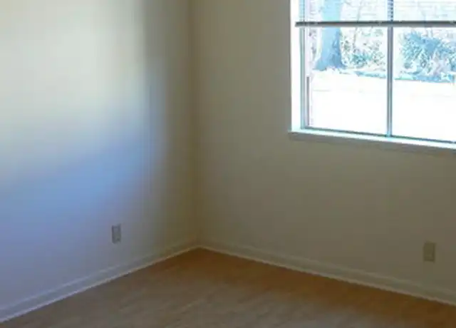 Property at 1722 E Cherry St Unit E28, Springfield, MO, 65802, 2 beds, 1 bath, [object Object]