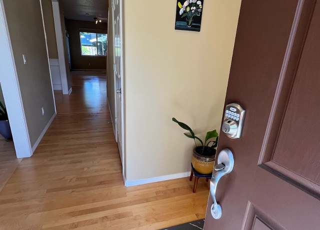 Photo of 3630 NW Lansbrook Ter, Portland, OR 97229