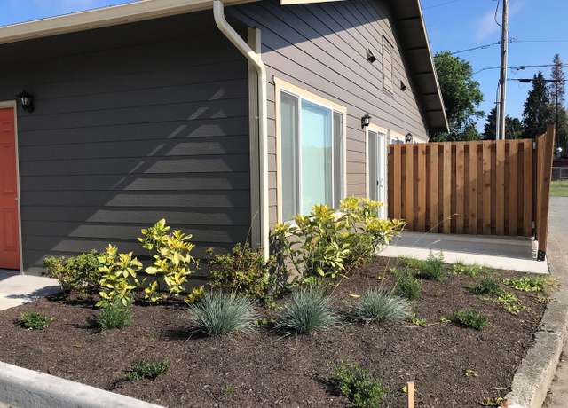Photo of 401 W Blackburn Rd Unit D, Mount Vernon, WA 98273