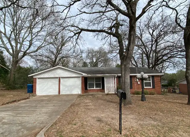 Property at 504 Highland Dr, Athens, TX, 75751, 3 beds, 2 baths, [object Object]