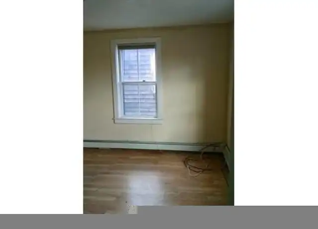 Property at 5 Forest Ave, Plymouth, MA, 02360, 2 beds, 1 bath, [object Object]