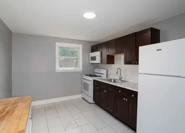 Property at Blackwood Gardens - 71 Lakeland Rd, Blackwood, NJ, 08012, 1-2 bed, 1 bath, [object Object]