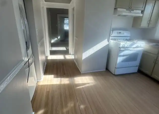Property at 25 May St Unit 2, Poughkeepsie, NY, 12603, 2 beds, 1 bath, [object Object]