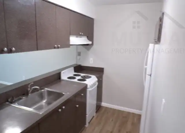 Property at 1490 Nancywood Dr Unit 11, Waterford Township, MI, 48327, 1 bed, 1 bath, [object Object]