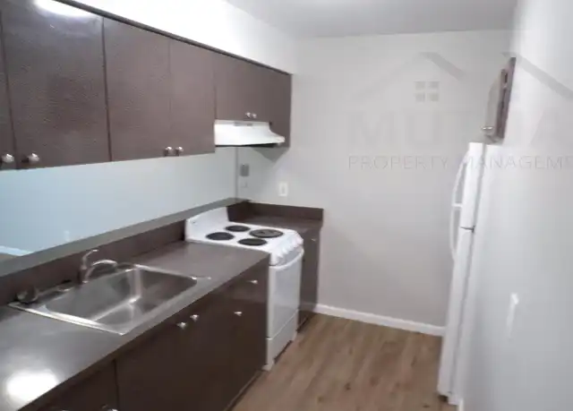 Property at 1490 Nancywood Dr Unit 11, Waterford Township, MI, 48327, 1 bed, 1 bath, [object Object]
