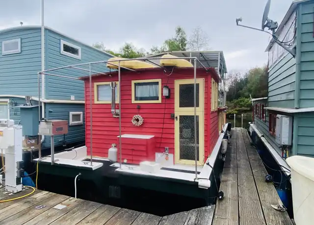 Property at 2143 N Northlake Way Apt 43, Seattle, WA, 98103, 1 bed, 1 bath, [object Object]