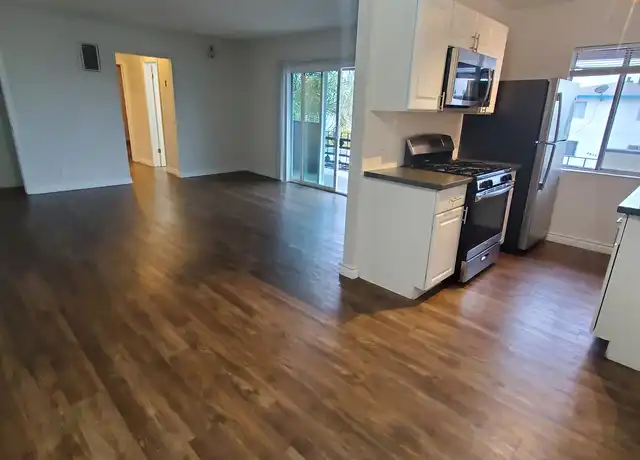 Property at 4845 Saturn St Unit 10, Los Angeles, CA, 90019, 2 beds, 1 bath, [object Object]